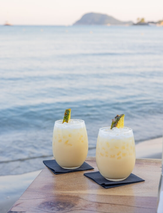 Signature cocktails and refreshing summer drinks at Tasos Beach Bar Laganas
